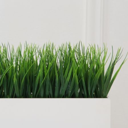ТДЯ051(Promo) Трава искусственная(зеленая) в деревянном белом ящике 50*10*h12см