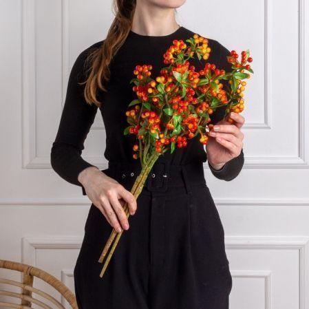 7143А/0599-4/2(F)(Sale) Ветка искусственная с ягодами и листочками h60см, оранжевые