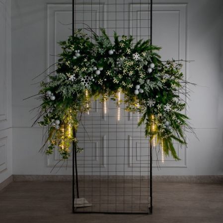 ДЛ191/СВ06(Пр)(Fix)(F)Декор вход.груп.h210см н/прутьях,прист.с гирляндой мет.дождь и белами шарами ДЛ191/СВ06(Пр)(Fix)(F)Декор вход.груп.h210см н/прутьях,прист.с гирляндой мет.дождь и белами шарами