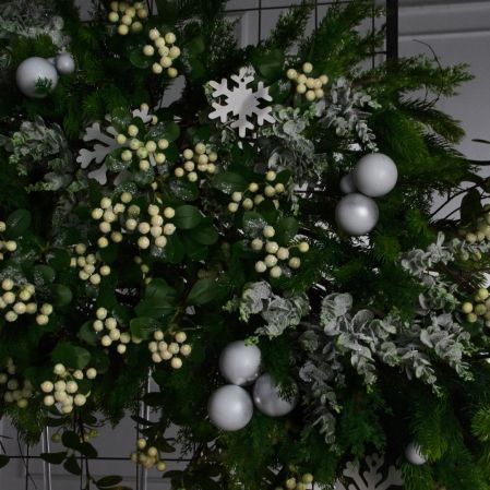 ДЛ191/СВ06(Пр)(Fix)(F)Декор вход.груп.h210см н/прутьях,прист.с гирляндой мет.дождь и белами шарами ДЛ191/СВ06(Пр)(Fix)(F)Декор вход.груп.h210см н/прутьях,прист.с гирляндой мет.дождь и белами шарами