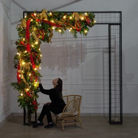 ДЛ193/СВ04(Пр)(Fix)(F)Декор вход.группы h280см н/прутьях,прист.с гирлянд.ретро в русском стиле