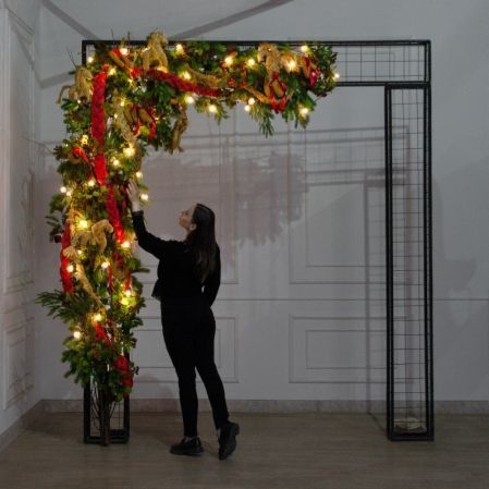 ДЛ193/СВ04(Пр)(Fix)(F)Декор вход.группы h280см н/прутьях,прист.с гирлянд.ретро в русском стиле