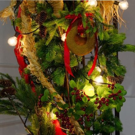 ДЛ193/СВ04(Пр)(Fix)(F)Декор вход.группы h280см н/прутьях,прист.с гирлянд.ретро в русском стиле