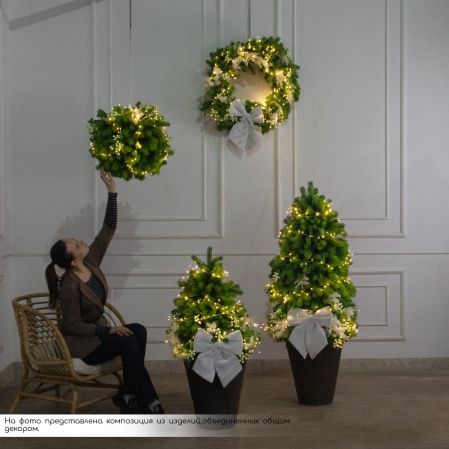 ВН15/СВ03т-1(Пр)(F)(Чп) Венок искусственный НГ d70см, с белым декором и гирляндой Роса ВН15/СВ03т-1(Пр)(F)(Чп) Венок искусственный НГ d70см, с белым декором и гирляндой Роса