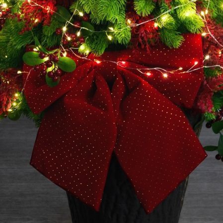 120/СВ03т/289-3(Пр)(Fix)(F) Ель искусств. h120см с красным декором и гирляндой Роса на основании