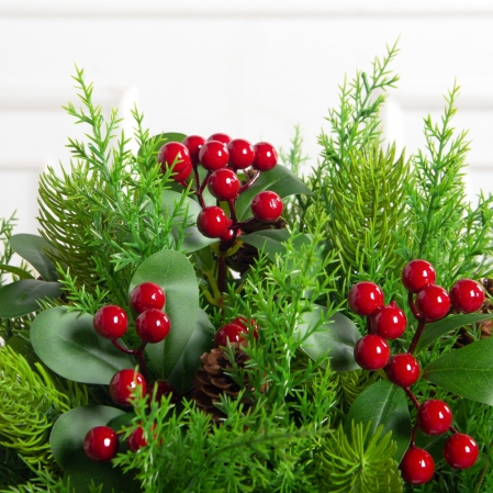 КНг57-6(з)(F) Композиция НГ искусственная с ягодами на основании d15 h10см КНг57-6(з)(F) Композиция НГ искусственная с ягодами на основании d15 h10см