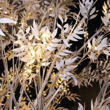 310Гбст/разб/РН/СВ03т/652(F) Ива интерьерная зим. с гирляндой"Роса"желтого цвета h310см d290,белая