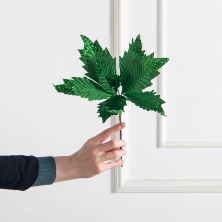 736А/9271-6317/9(F)(Чп) Пуансетия НГ с блёстками h26см(нога h20см d32см) зелёная