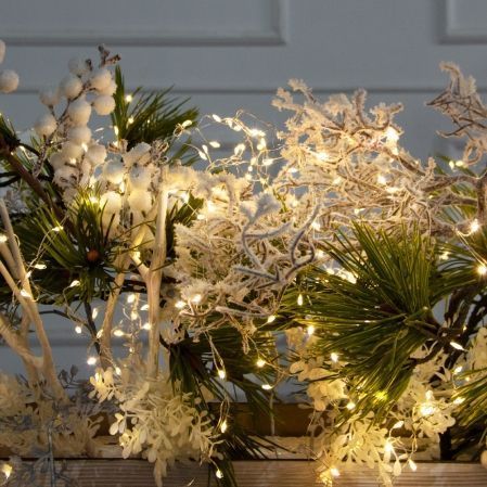 К566/СВ03т(Пр)(F) Композиция искусственная НГ с гирляндой Роса на основании, бело-голубая К566/СВ03т(Пр)(F) Композиция искусственная НГ с гирляндой Роса на основании, бело-голубая