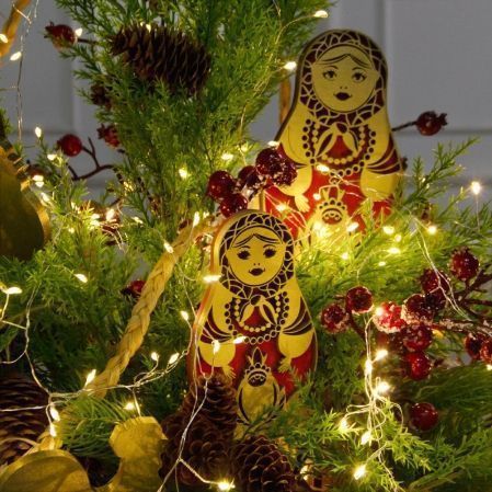 К567/СВ03т(Пр)(F) Композиция искусственная НГ интерьерная в русском стиле с гир.Роса, на основании К567/СВ03т(Пр)(F) Композиция искусственная НГ интерьерная в русском стиле с гир.Роса, на основании