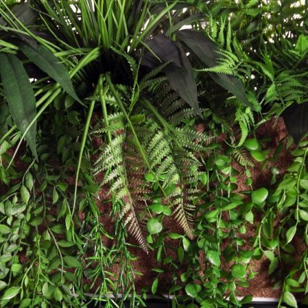 К417/12(з)(F) Композиция искусственная Зелень микс с ампельн. растениями в кокос. боксе 98х23х23см К417/12(з)(F) Композиция искусственная Зелень микс с ампельн. растениями в кокос. боксе 98х23х23см