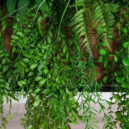 К417/12(з)(F) Композиция искусственная Зелень микс с ампельн. растениями в кокос. боксе 98х23х23см К417/12(з)(F) Композиция искусственная Зелень микс с ампельн. растениями в кокос. боксе 98х23х23см