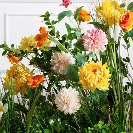 ВМ105-4(з)(F) Композиция искусственная цветы и трава на вставке 115х15хh10см