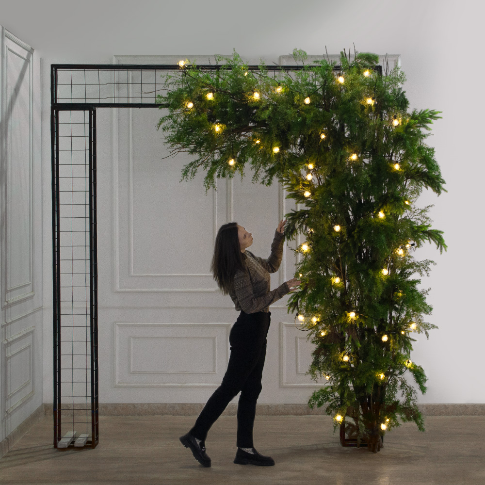 ДЛ182/СВ04(Пр)(Fix)(F)Декор вход.группы хвойный h290см н/прутьях, прист.с ретро-гирляндой_4