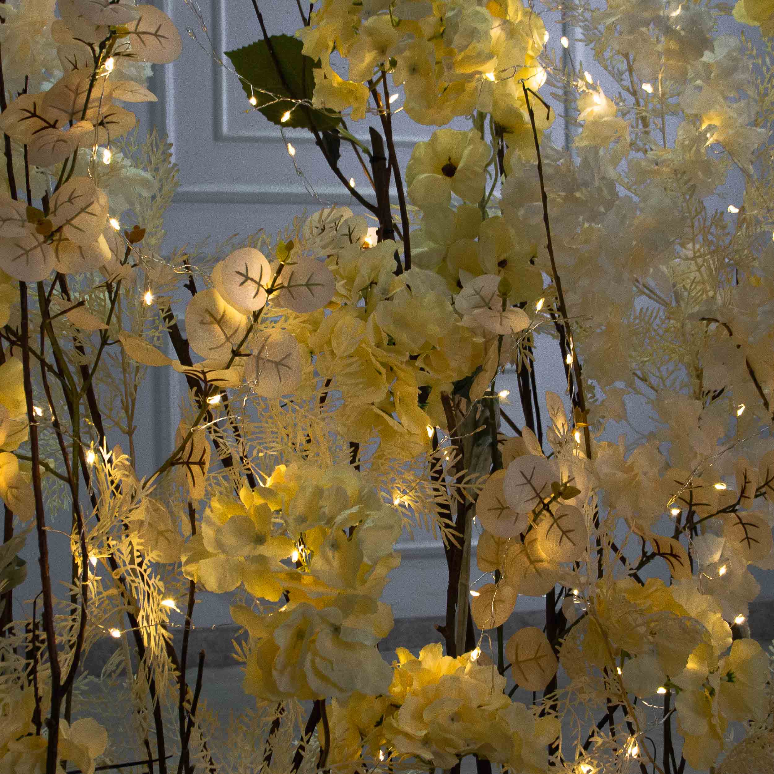 К547/СВ03(Пр)(F) Композиция искусственная на основании с гирляндой 