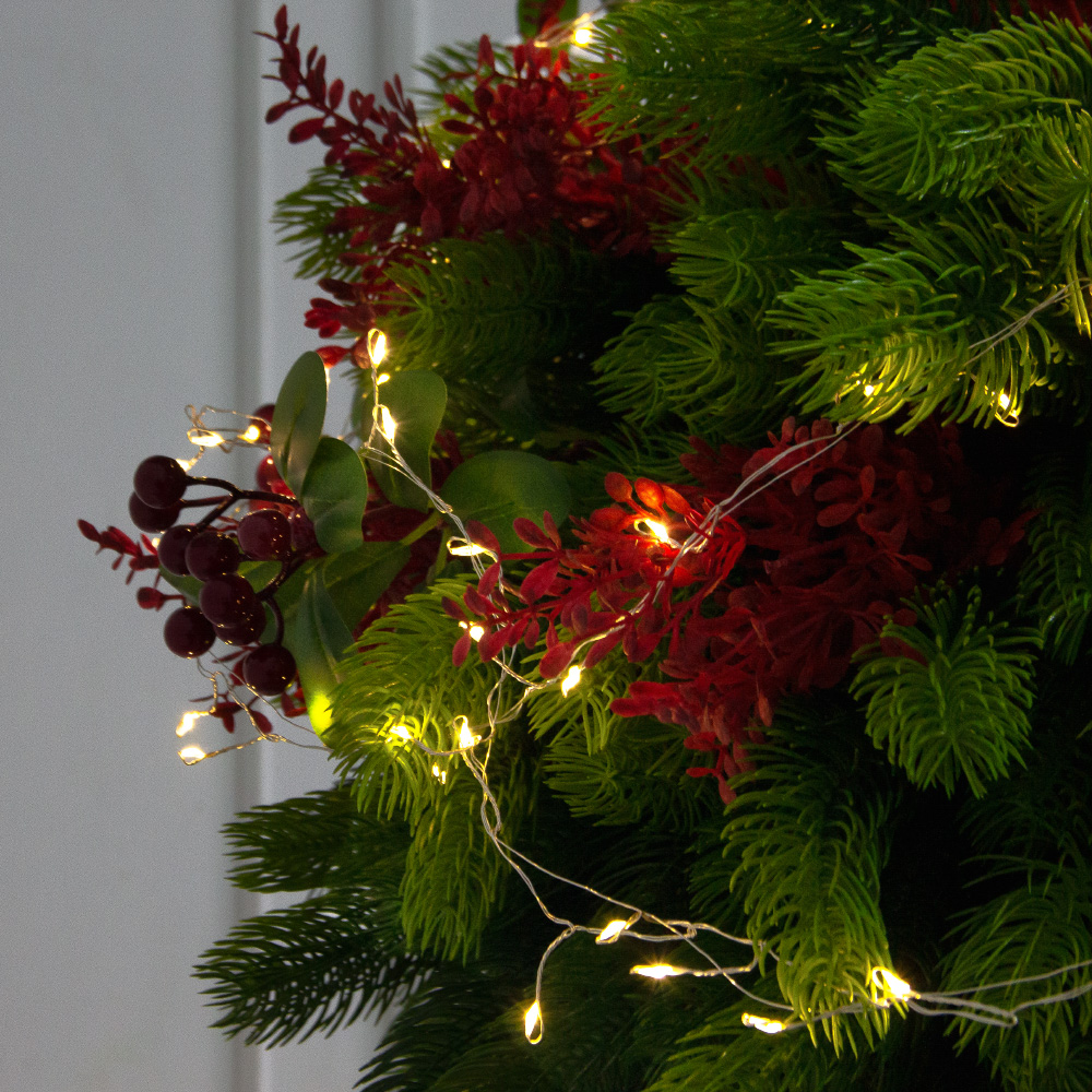 К559/СВ03т-2(Пр)(F) Композиция искусственная НГ подвесная с красным декором и гирляндой Роса_5