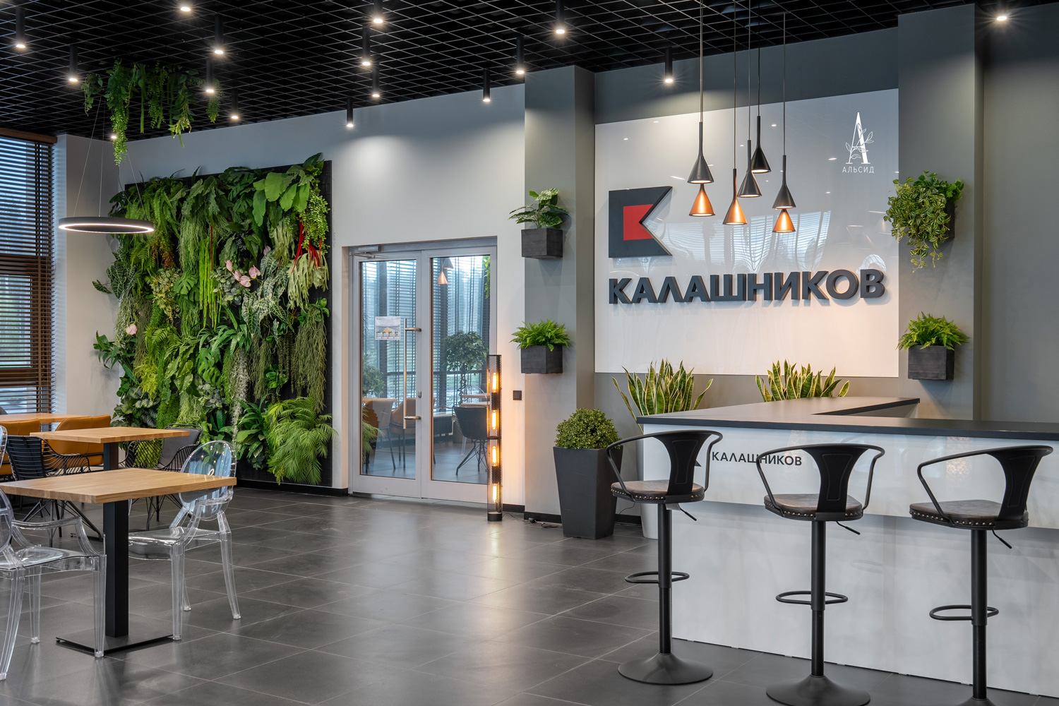 К393-3(з) Композиция искусственная Зелень микс ампельная в кокосовом боксе 24х10х10см_5