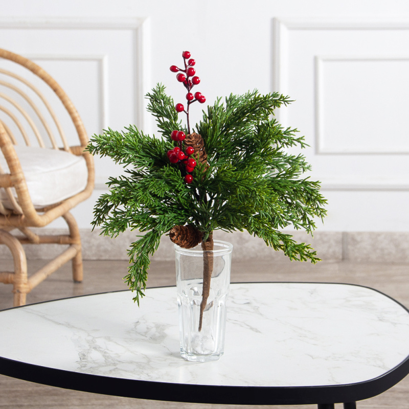 736А/9271-0028(F) Ветка еловая с шишками и красными ягодами h35см(20+15см) 5веток_1