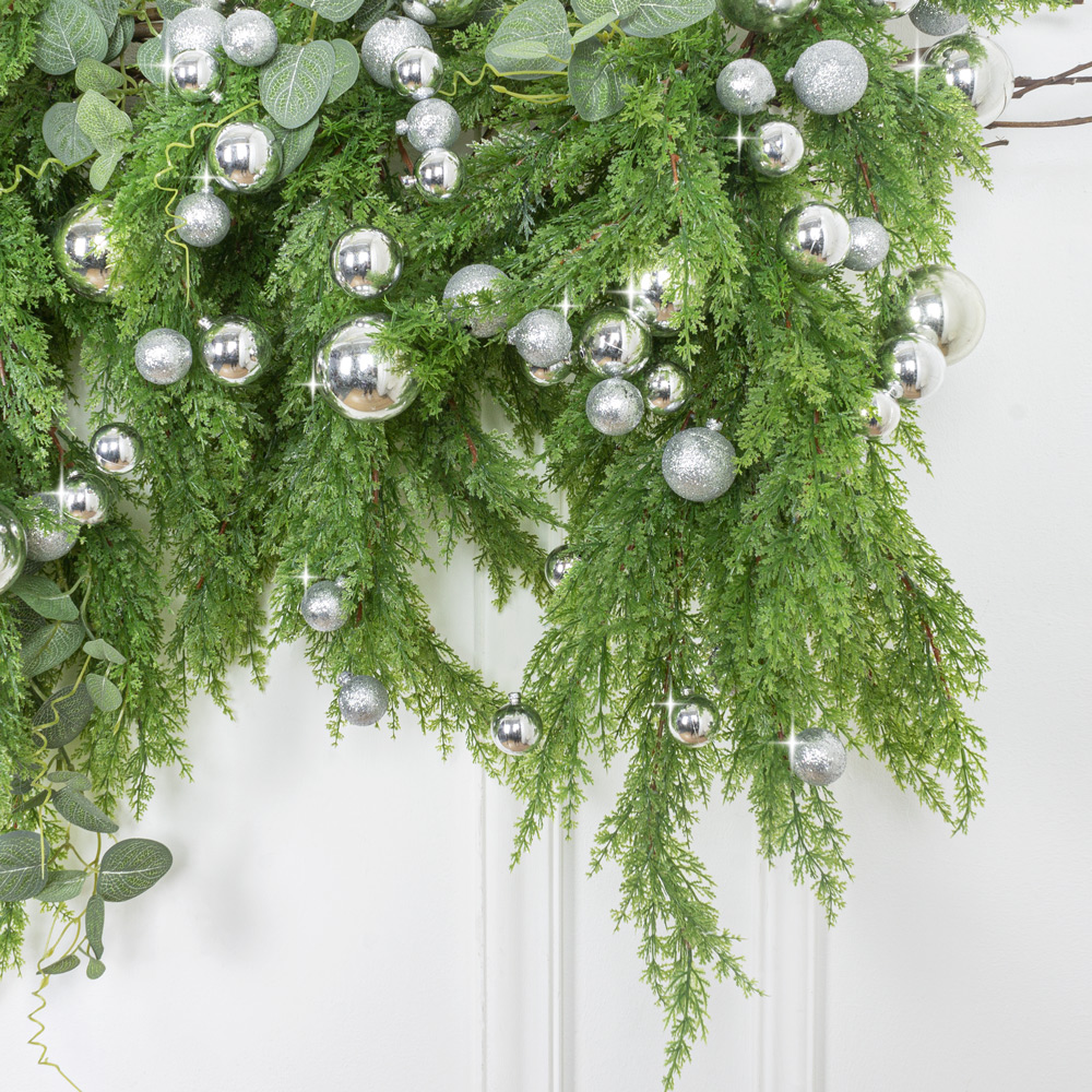 Л96-1 Лиана искусственная НГ туя с шарами L100см, серебро_2