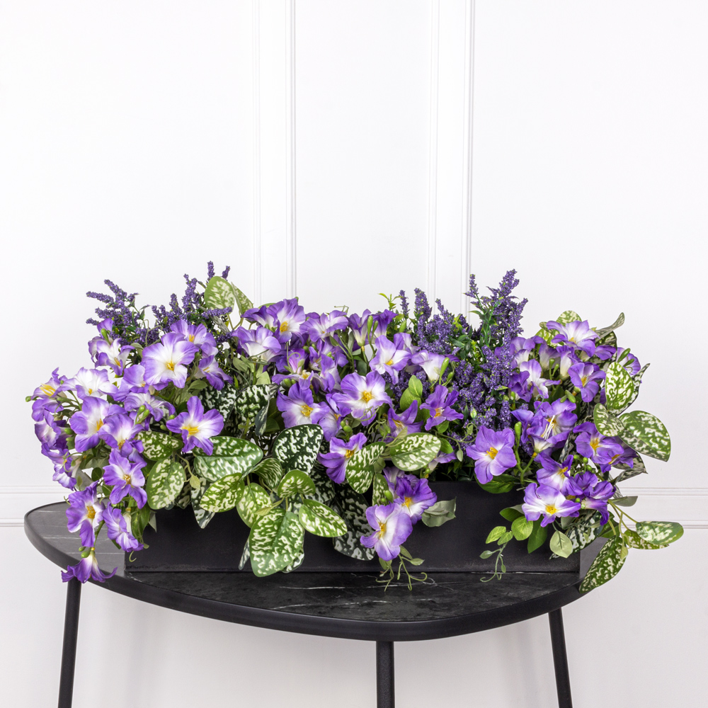 ТДЯ162 Композиция искусственная с петунией в деревянном ящике 50х12х10см, фиолет_1