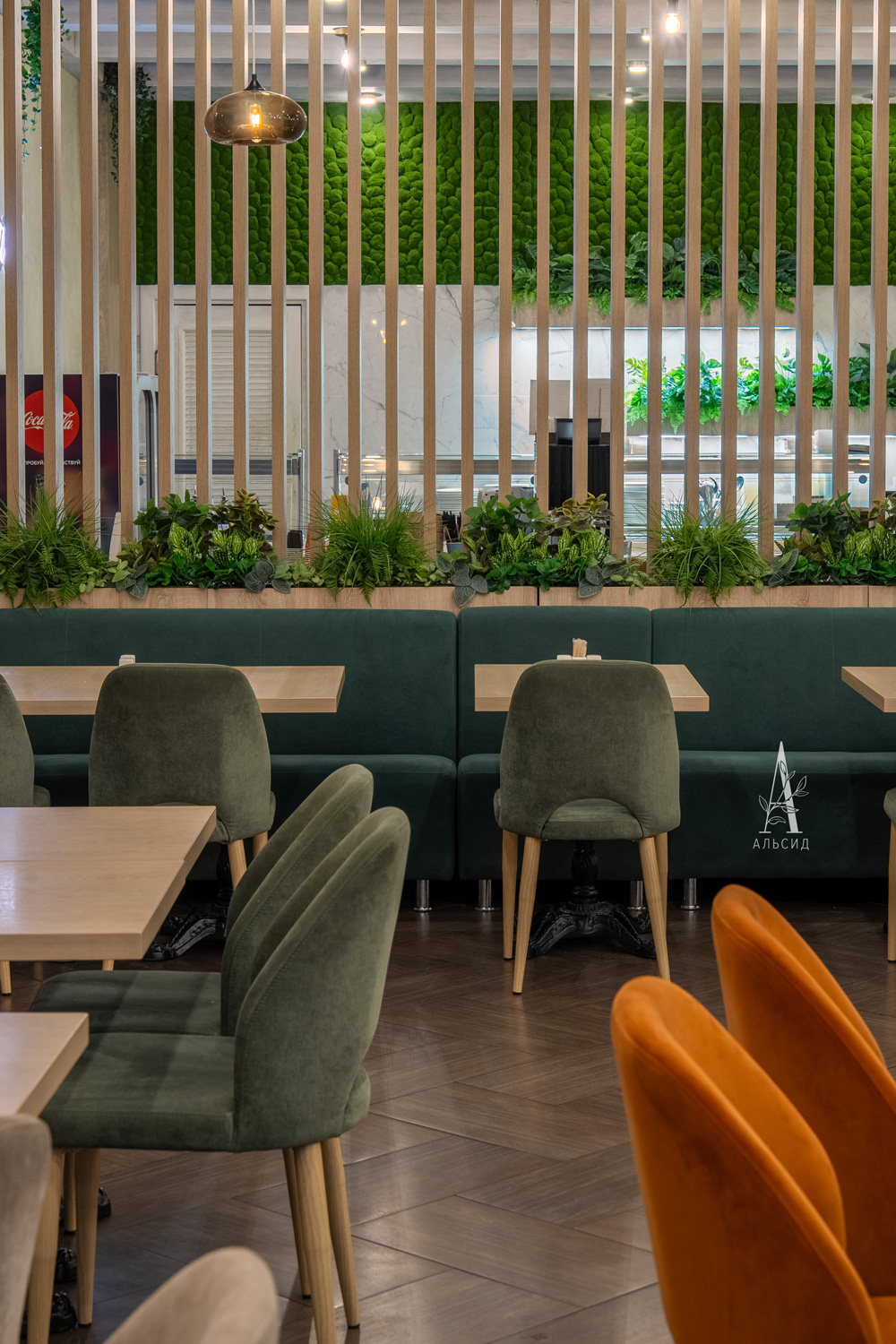 ВМ9/2(з) Композиция искусственная Зелень микс h30см на вставке 113х18х3см_3