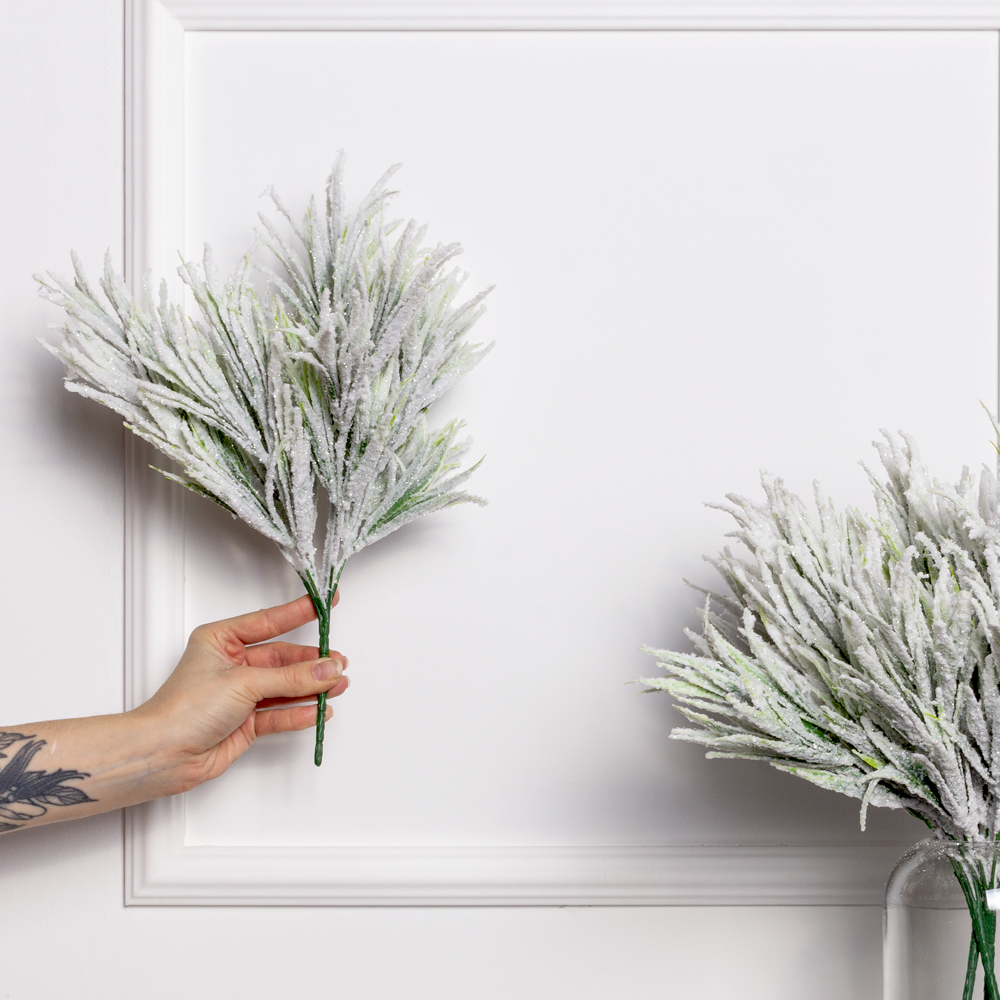 736/0424-24(Sale) Трава искусственная НГ заснеженная с блёстками h37см_3