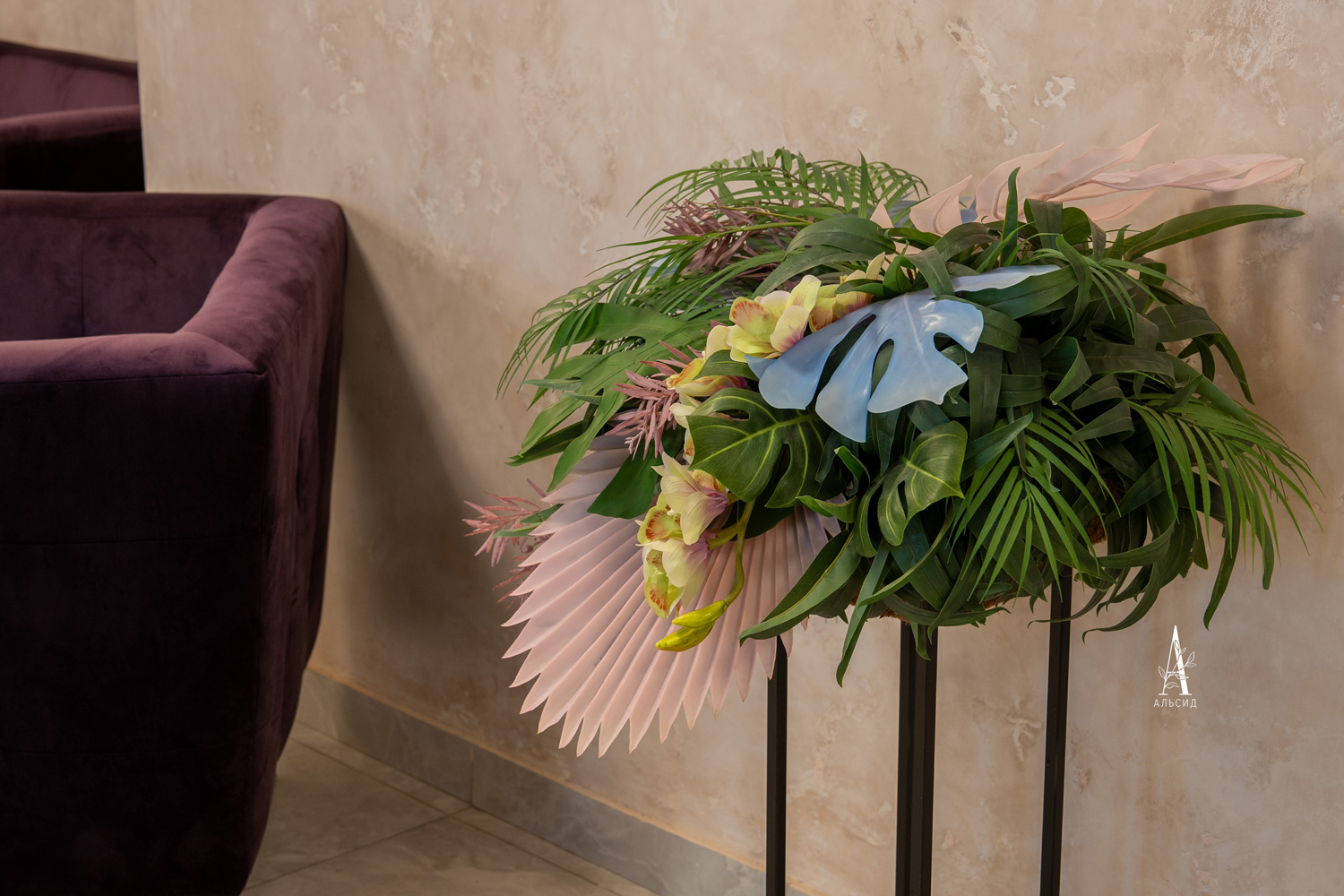 КМП3-1(з.) Композиция искусств.Тропики на металлической подставке h70см_4