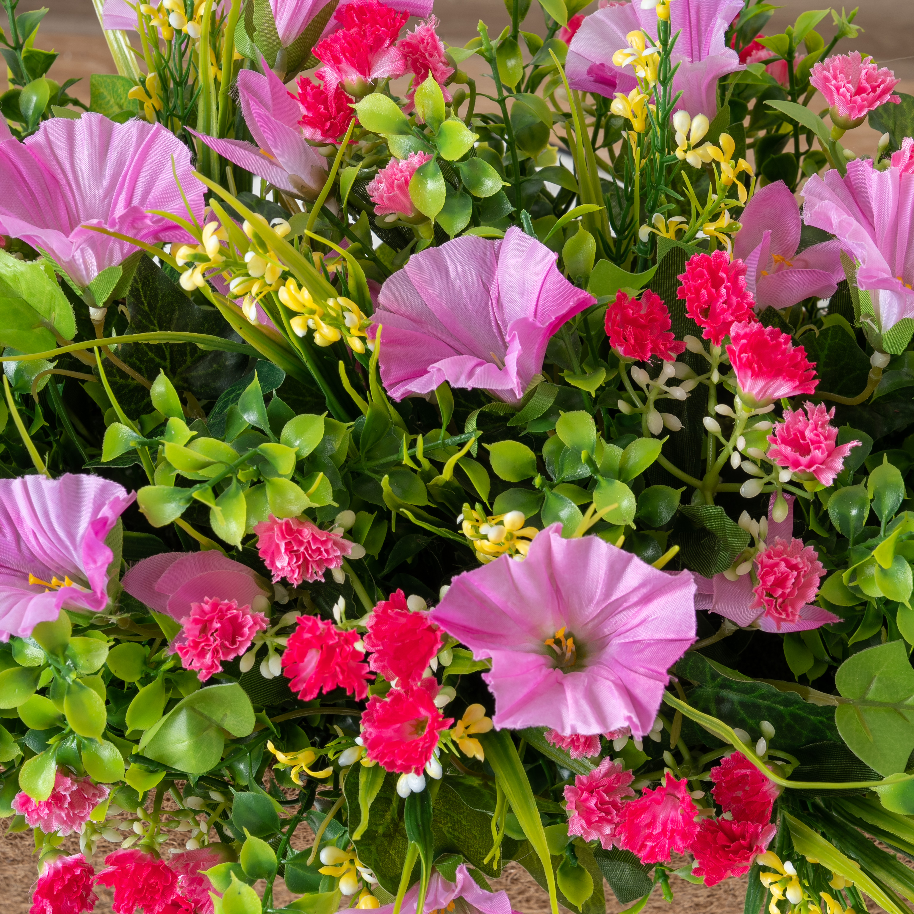 Ц602-4(з)(F) Композиция искусственная Петуния розовая в кокосовом боксе 35х15х17см_3