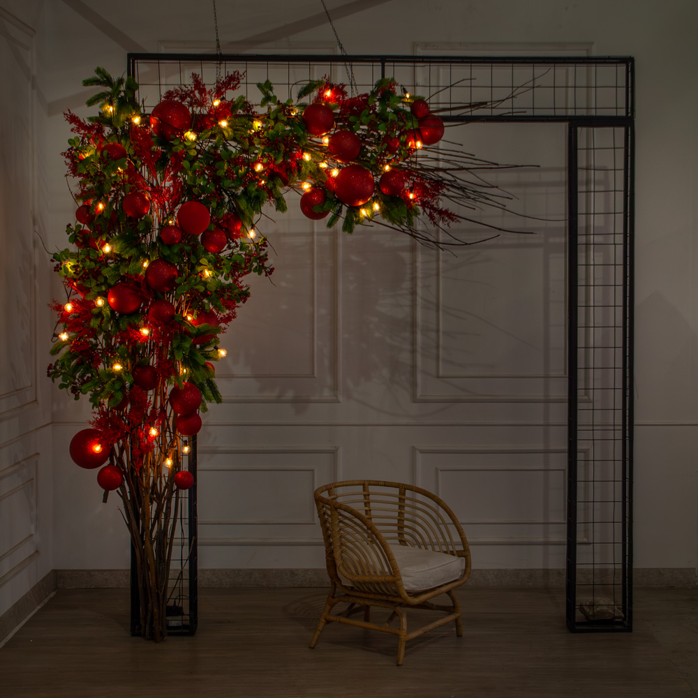 ДЛ185/СВ04(Пр)(Fix)(F)Декор вход.груп. h270см н/прутьях, прист.с ретро-гирляндой и красн. шарами_4