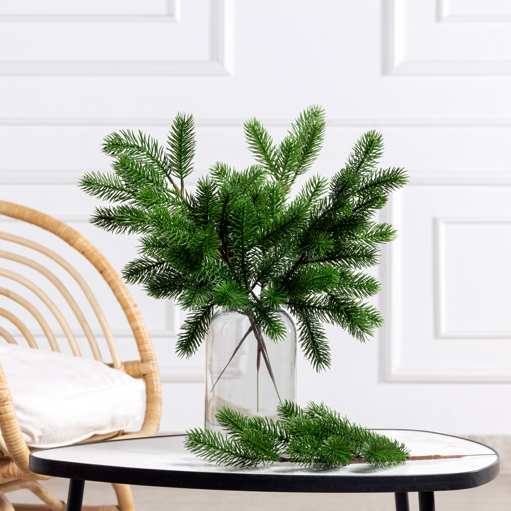 Ветки, гирлянды, венки зимние