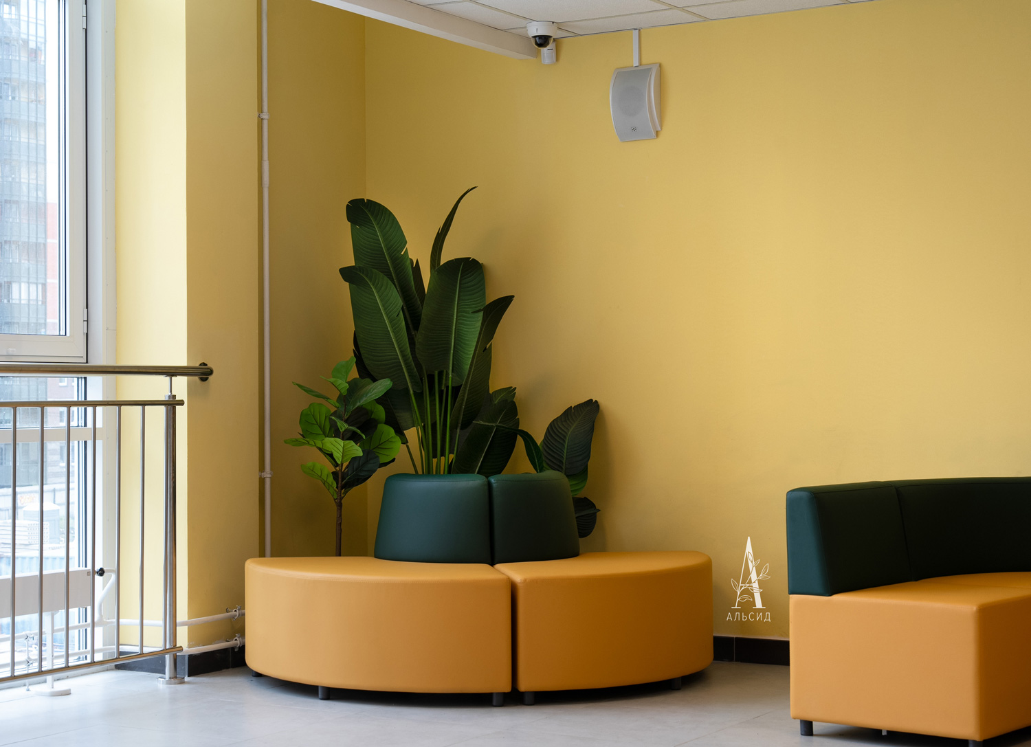 120/К/360(Пр)(F) Банановая Пальма искусственная h120см в кашпо_3