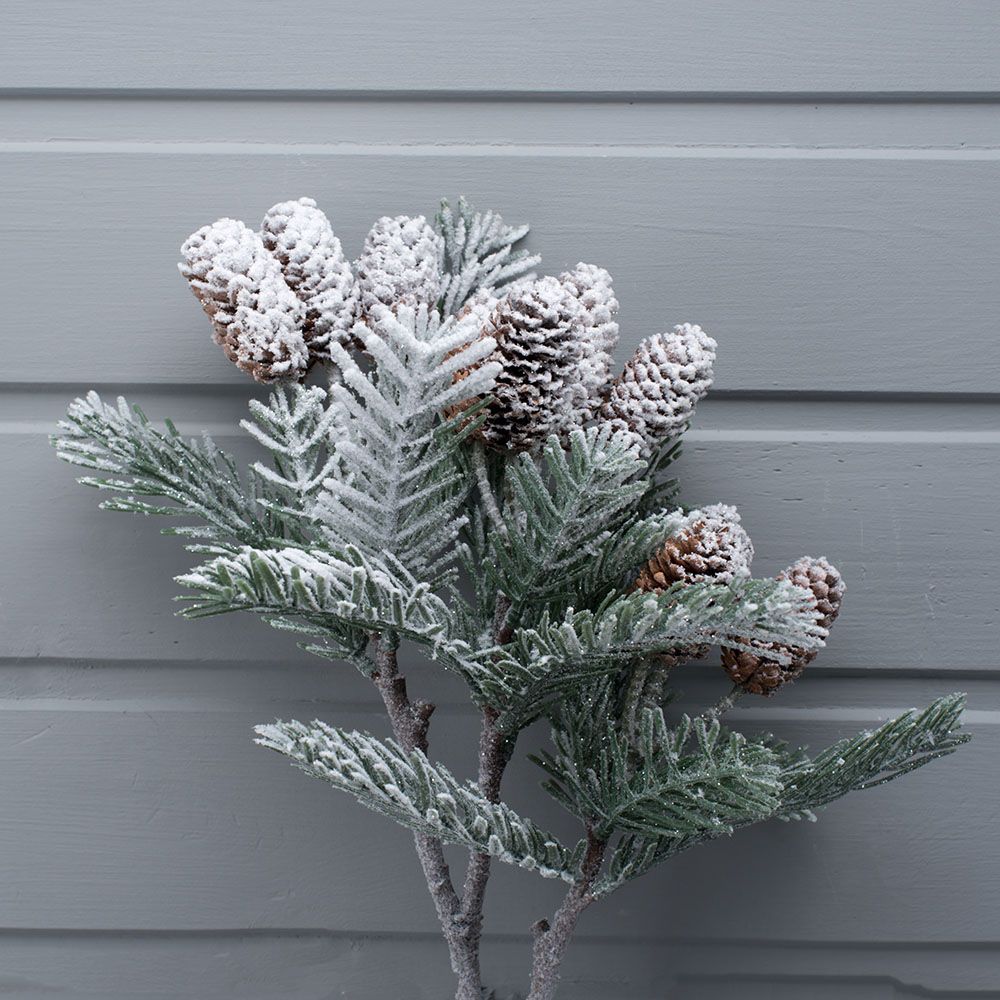 743/20283 KG ветка сосновая в снегу с шишками 77см_2