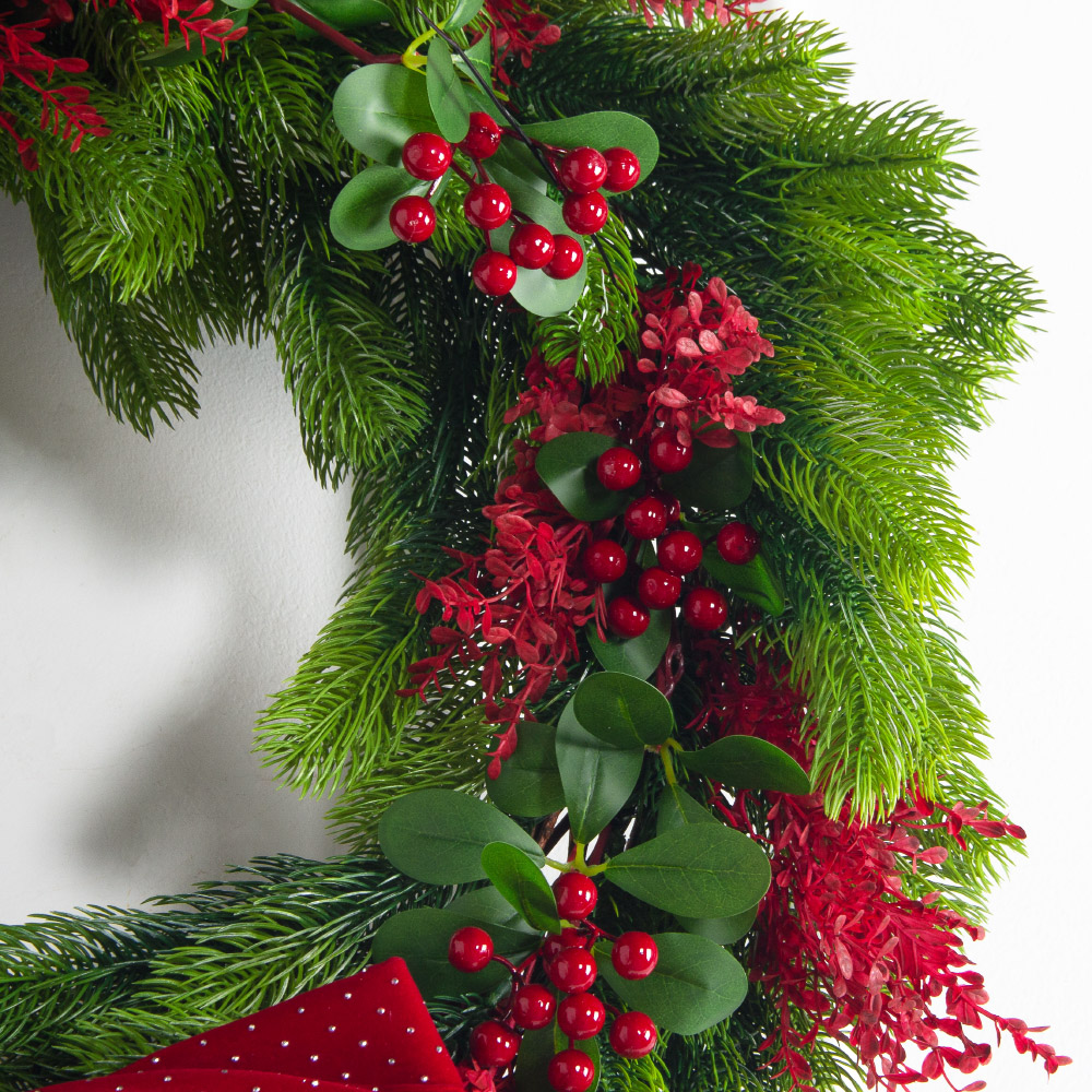 В15-2(Пр)(F) Венок искусственный НГ d70см, с красным декором_4