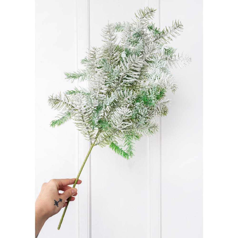 736/9271-03Р Ветка НГ заснеженная сосна+ель, h68см (ширина 29-33см)_2