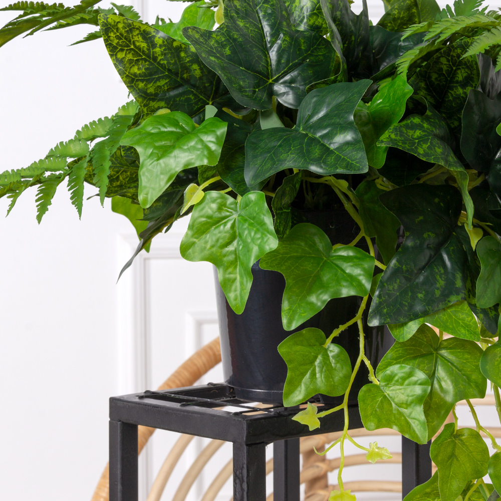 К479-1(з) Композиция искусственная с папоротником и хедерой в тех.кашпо d15см, свес 30см_1