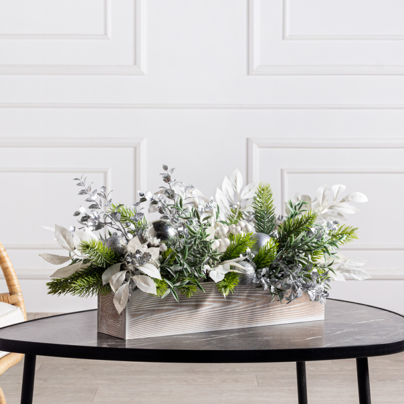 КНг62(F) Композиция искусственная НГ с гревиллеей в ящике 40х9хh8см, серебро