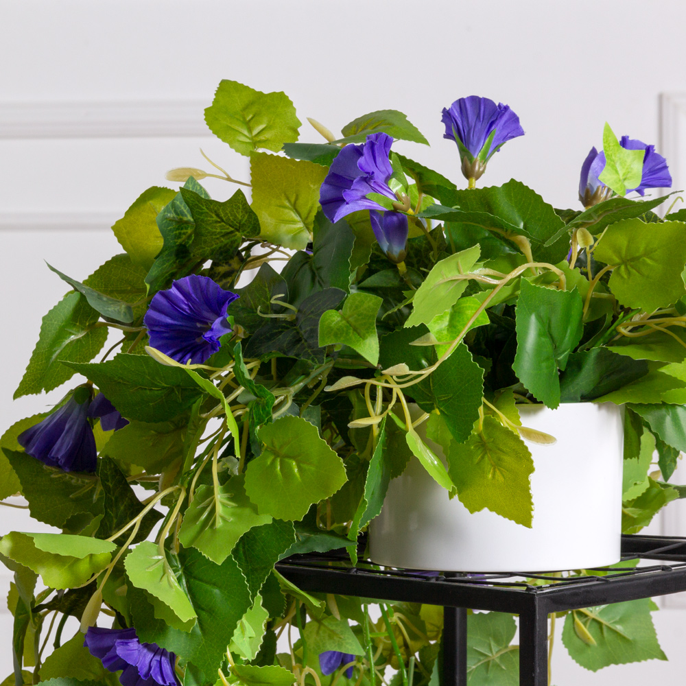 К450-1(з) Композиция искусственная цветочная с петунией синей в кашпо d12см_1