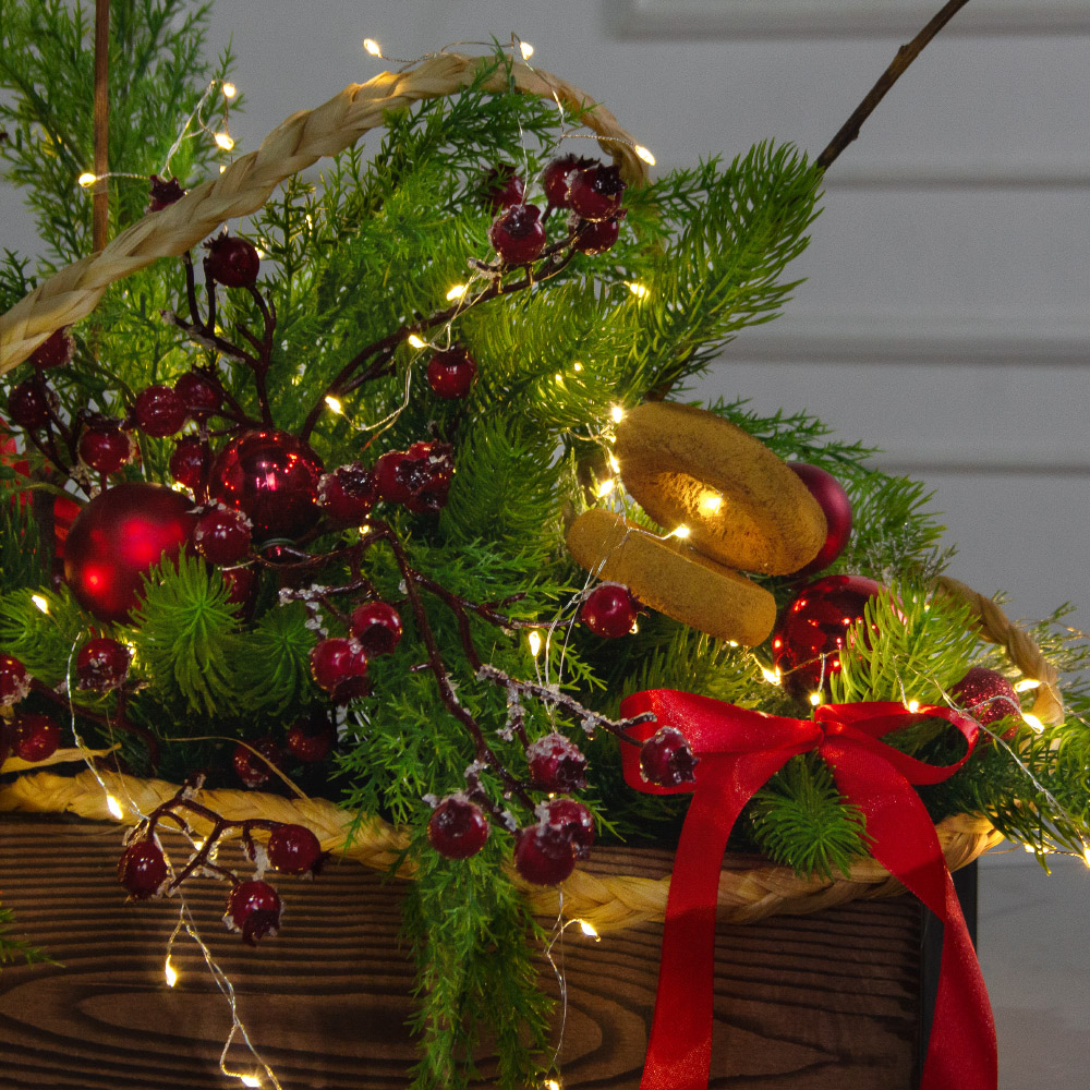 К560/СВ03т(Пр)(F) Композиция искусственная НГ в русском стиле с гирляндой Роса, на основании_6