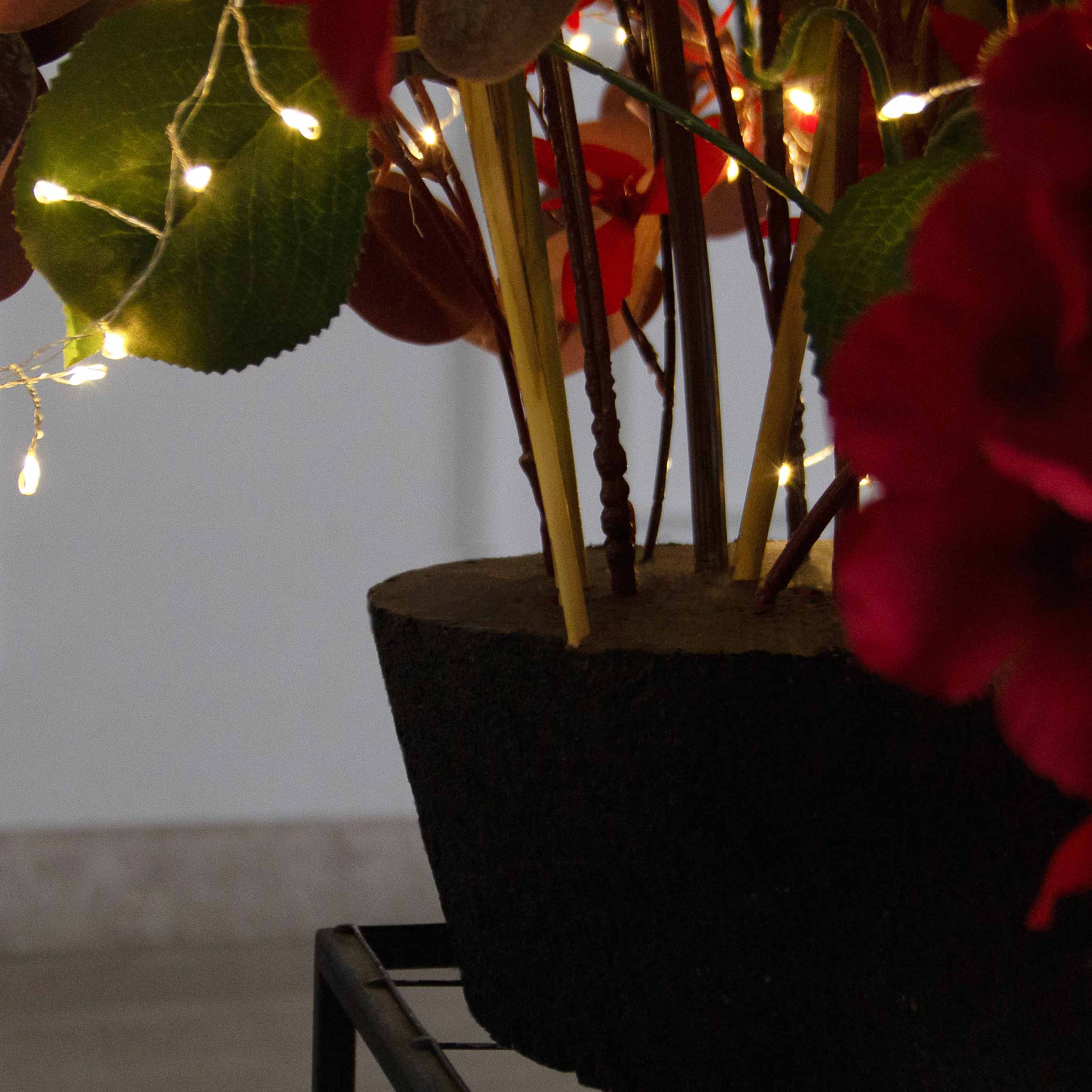 К549/СВ03(Пр)(F) Композиция искусственная на основании с гирляндой 