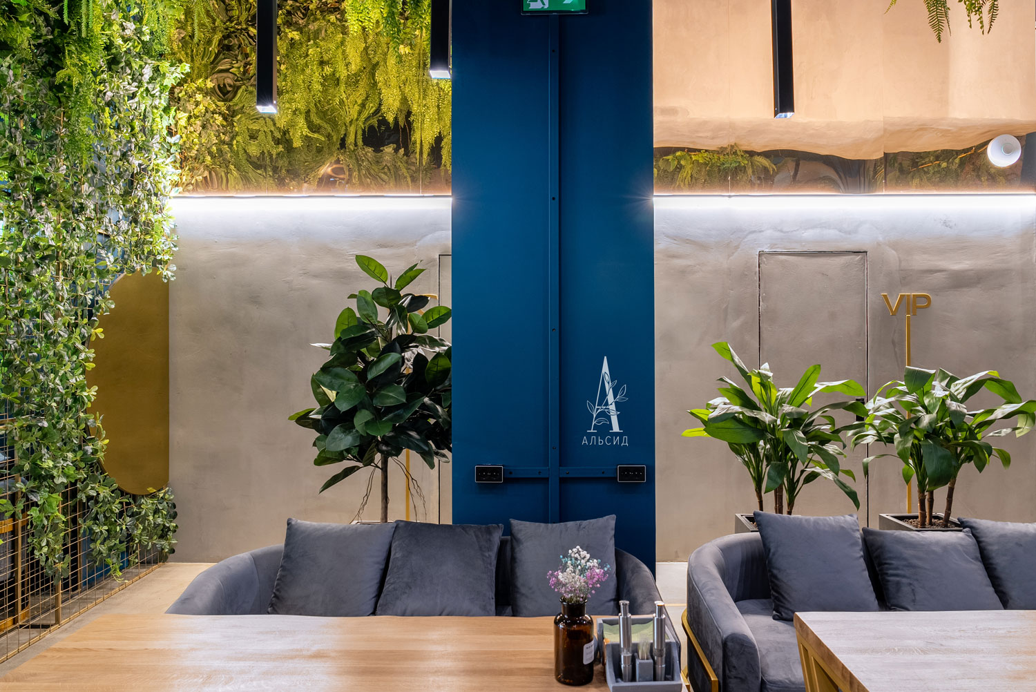 П160/356-2/1(з) Банановая пальма искусственная h160см (латекс) в интерьерном кашпо_4