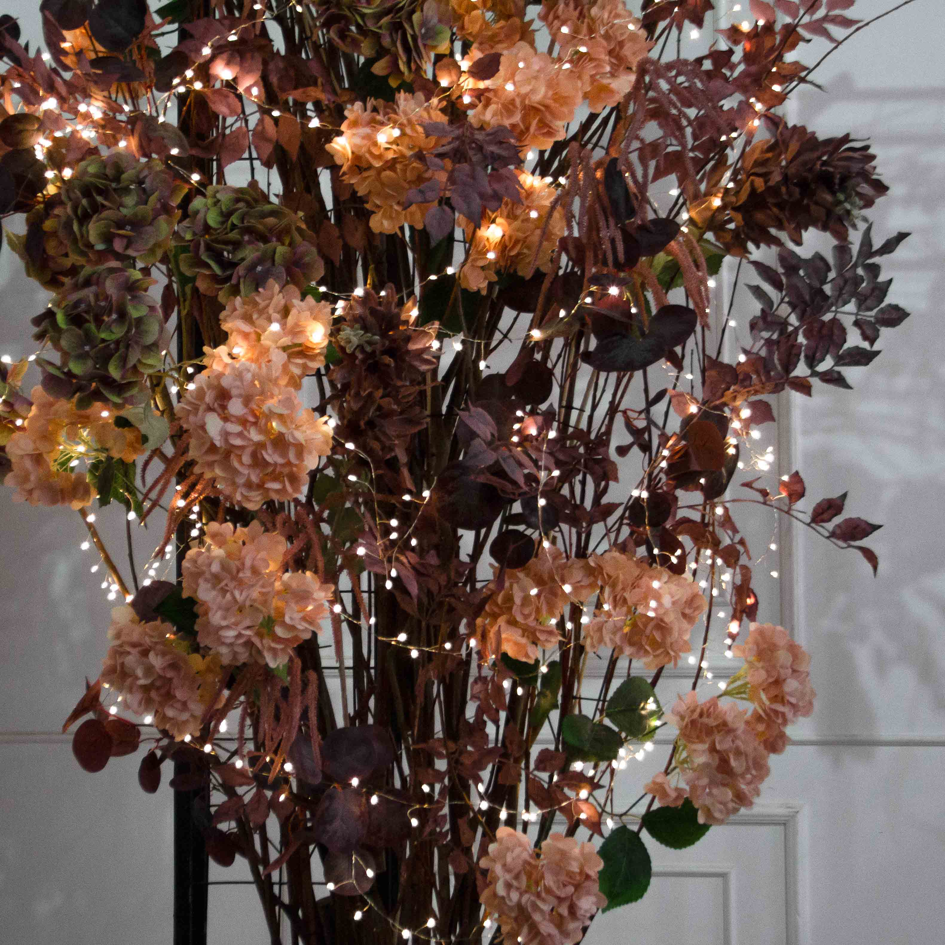 ДЛ177/СВ03(Пр)(Fix)(F) Декор вход. группы h300см на прутьях, пристен. с гирляндой,пепельно-пурпур._7