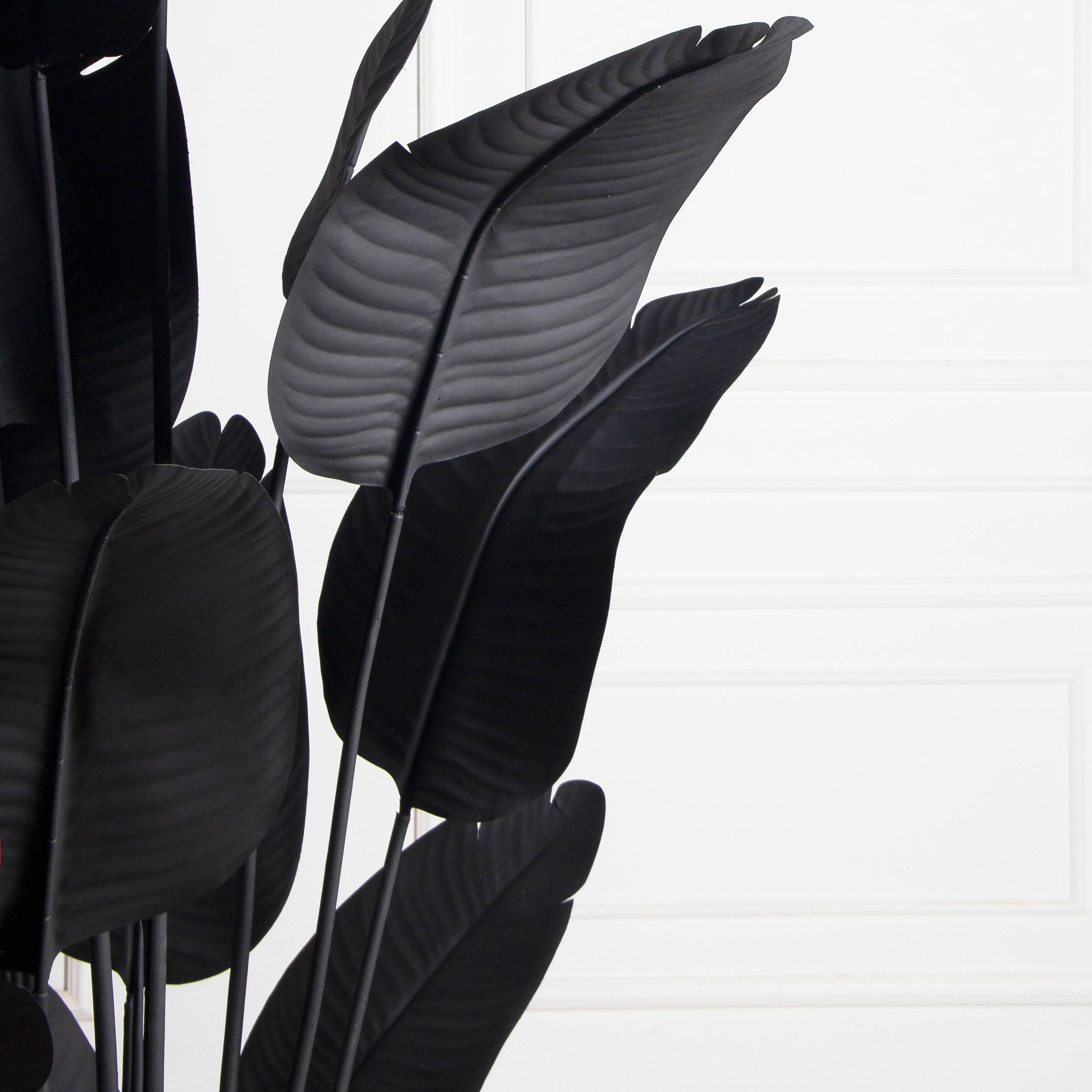 ПЦ200/К/360(з)(F) Банановая Пальма h200см (черная) в интерьерном кашпо_2