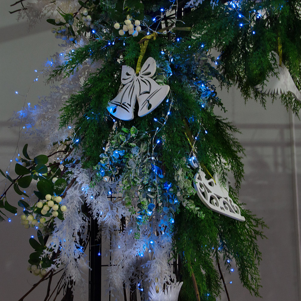 ДЛ192/СВ03с(Пр)(Fix)(F)Декор вход.группы h200см н/прутьях, прист.с гирлянд.Роса, скандинав.стиль_5