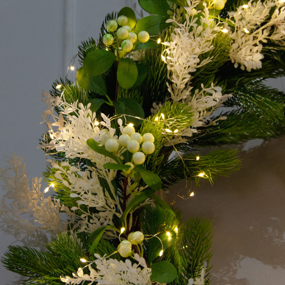 В15/СВ03т-1(Пр)(F) Венок искусственный НГ с белым декором и гирляндой Роса_3