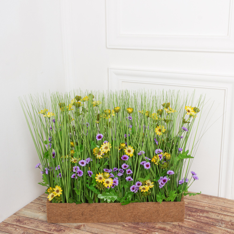 ТД056-7(з.) Трава искусственная осока с ромашкой h40см в кокосовом боксе 50х8х8см
