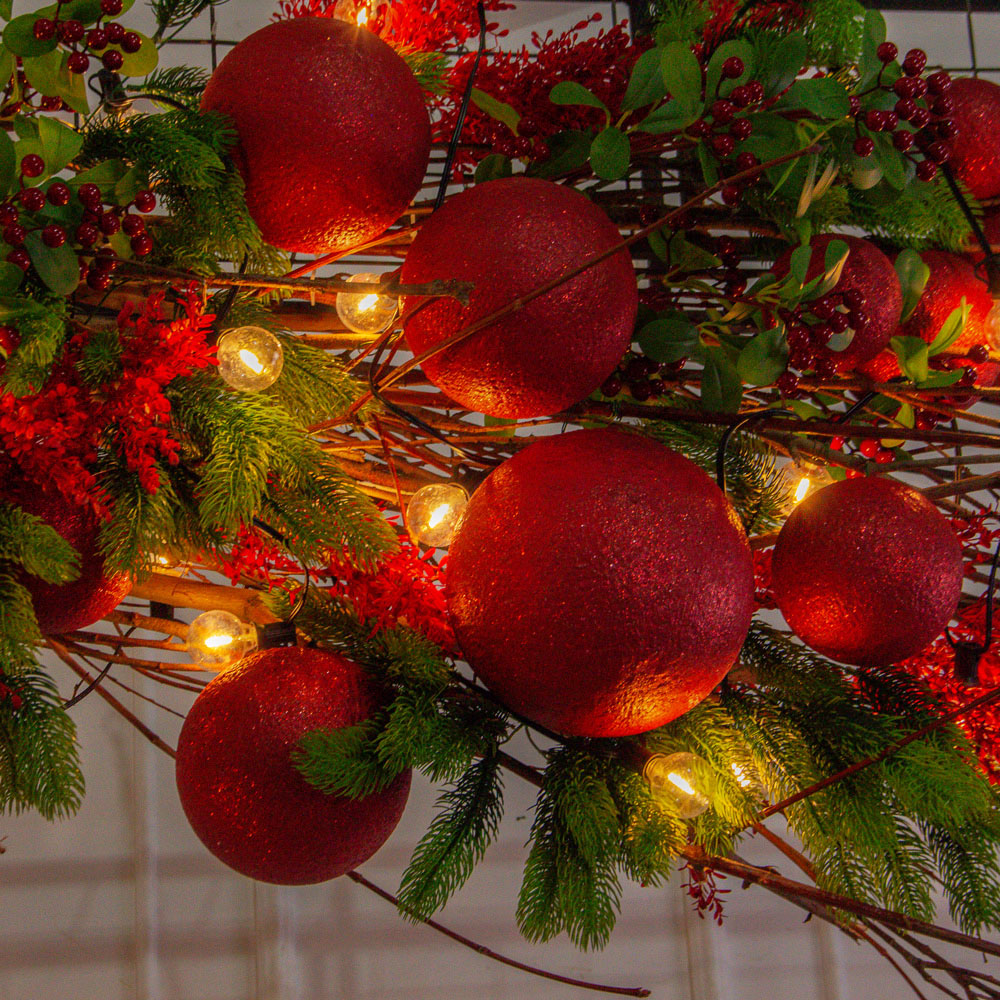 ДЛ185/СВ04(Пр)(Fix)(F)Декор вход.груп. h270см н/прутьях, прист.с ретро-гирляндой и красн. шарами_7