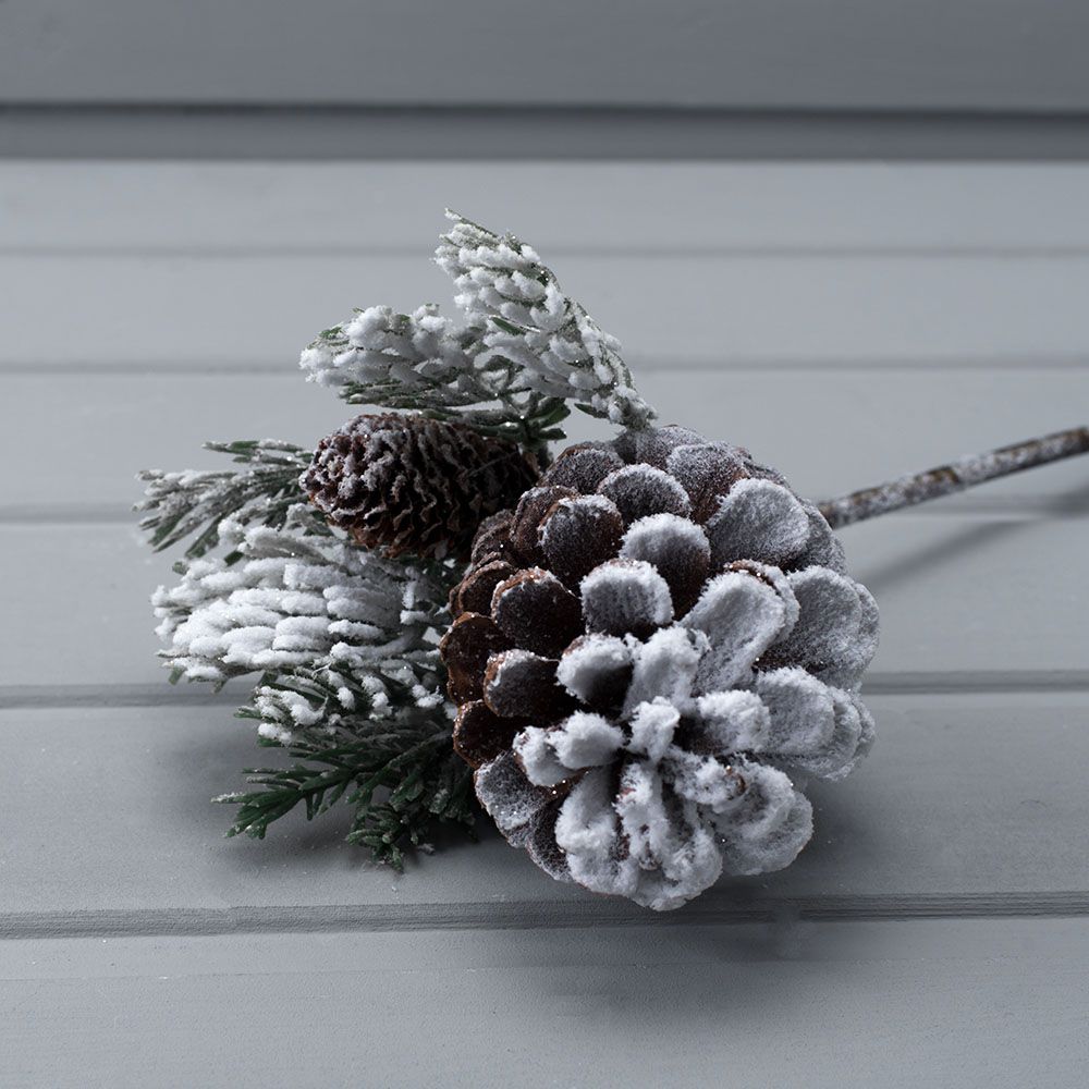 743/20294 KG ветка сосновая в снегу с шишкой 40см_2