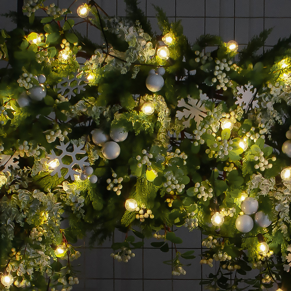 ДЛ191/СВ04(Пр)(Fix)(F)Декор вход.груп.h210см н/прутьях,прист.с ретро-гирляндой и белами шарами_3