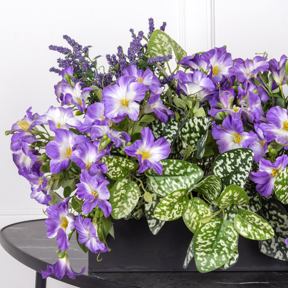 ТДЯ162 Композиция искусственная с петунией в деревянном ящике 50х12х10см, фиолет_2