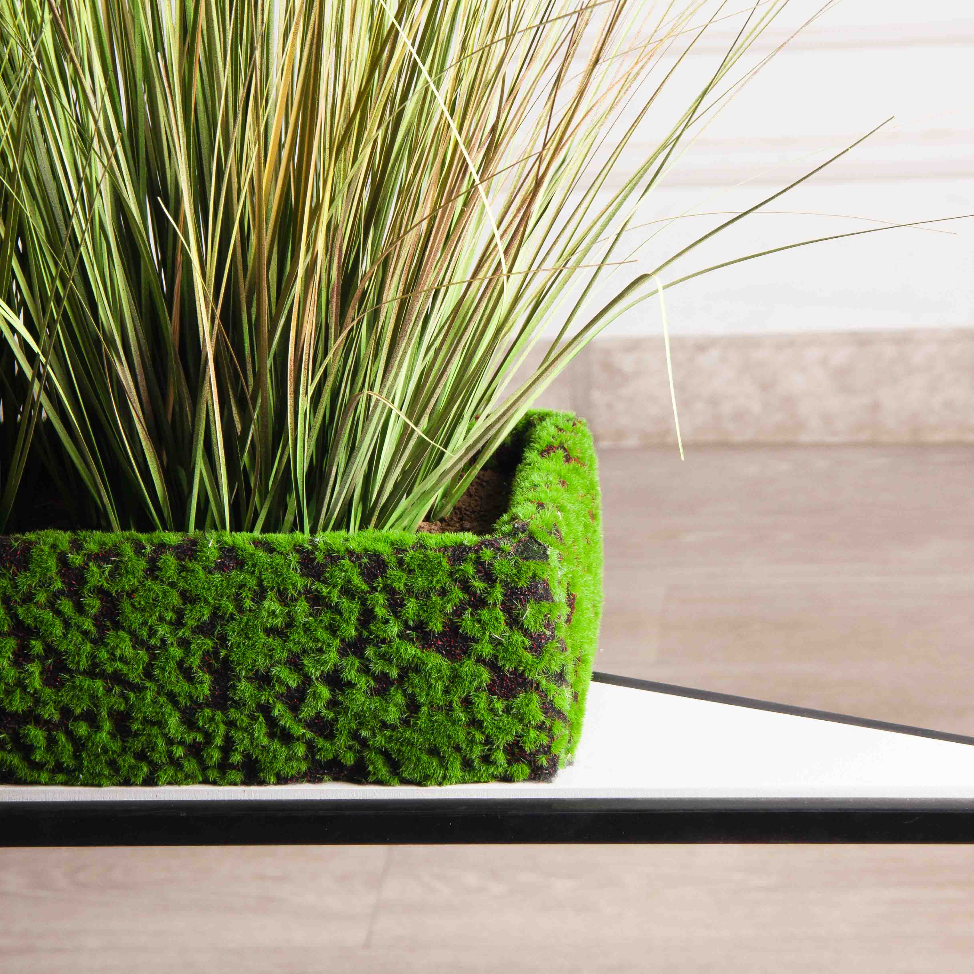 ТД097-17(з)(F) Трава Осока искусственная с сухоцветами h70см в мшистом боксе 120х20х10см_6